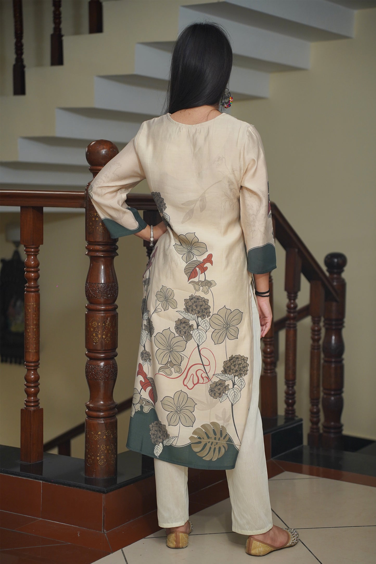 Creamy Flora Printed Suit Set
